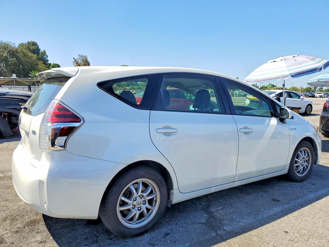 2015 TOYOTA PRIUS V TWO — снимка 3