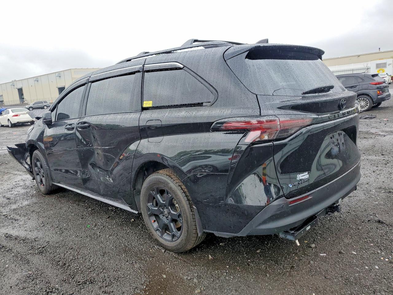 2025 TOYOTA SIENNA — снимка 2