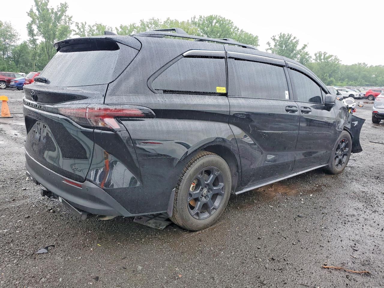 2025 TOYOTA SIENNA — снимка 3
