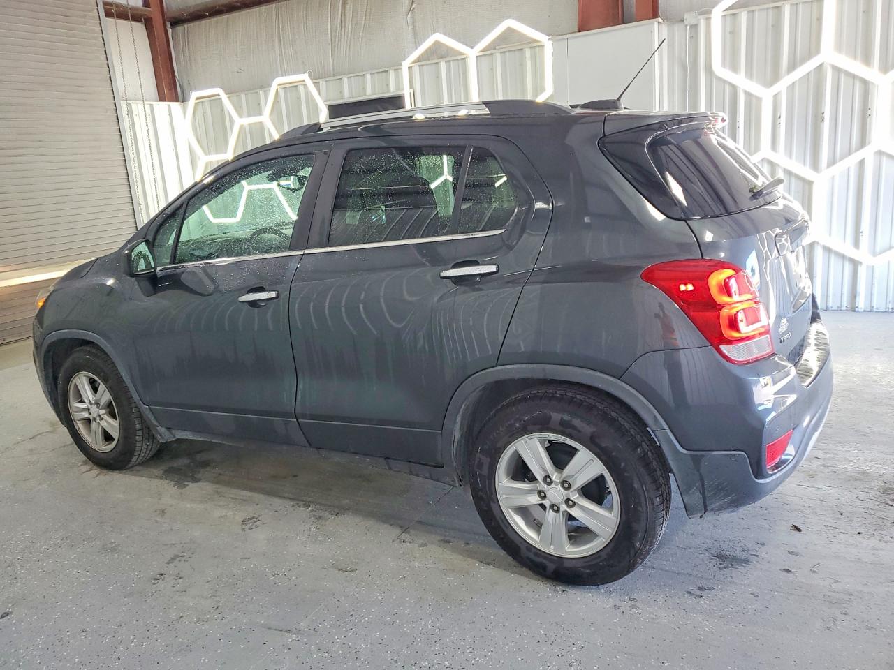 2017 CHEVROLET TRAX 1LT — снимка 2
