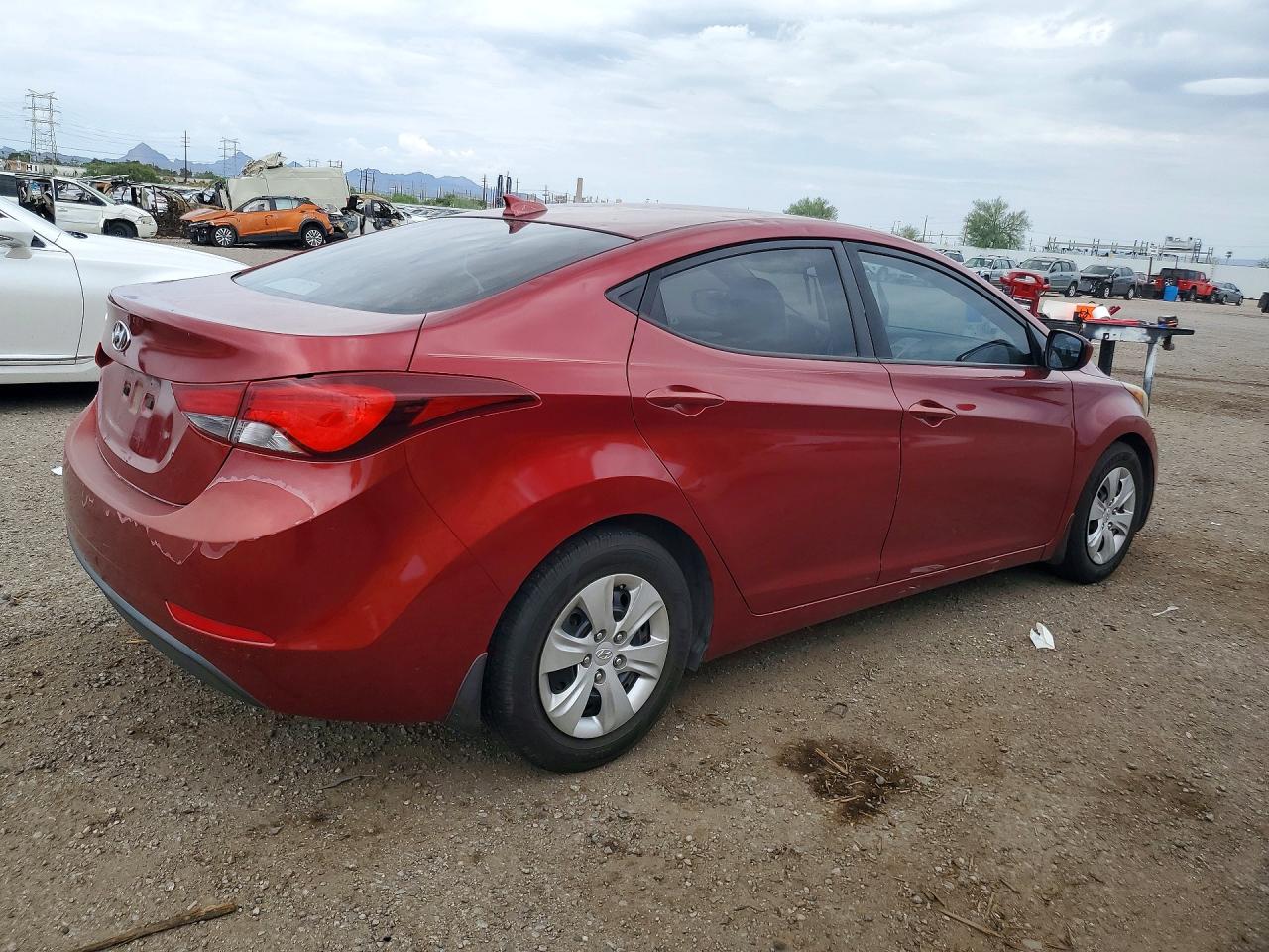2016 HYUNDAI ELANTRA SE — снимка 3