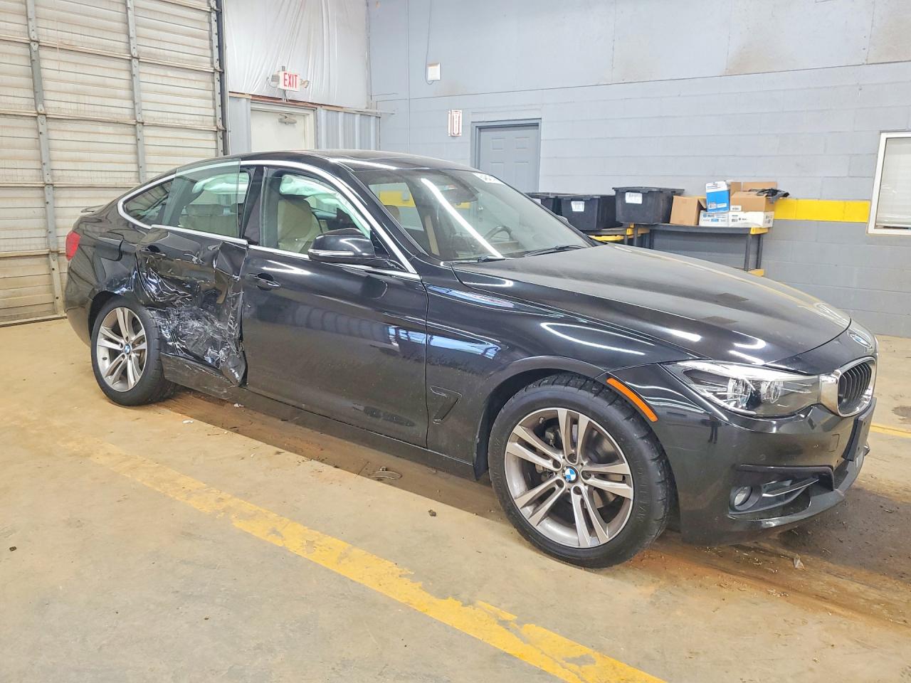 2017 BMW 330 XIGT — снимка 4