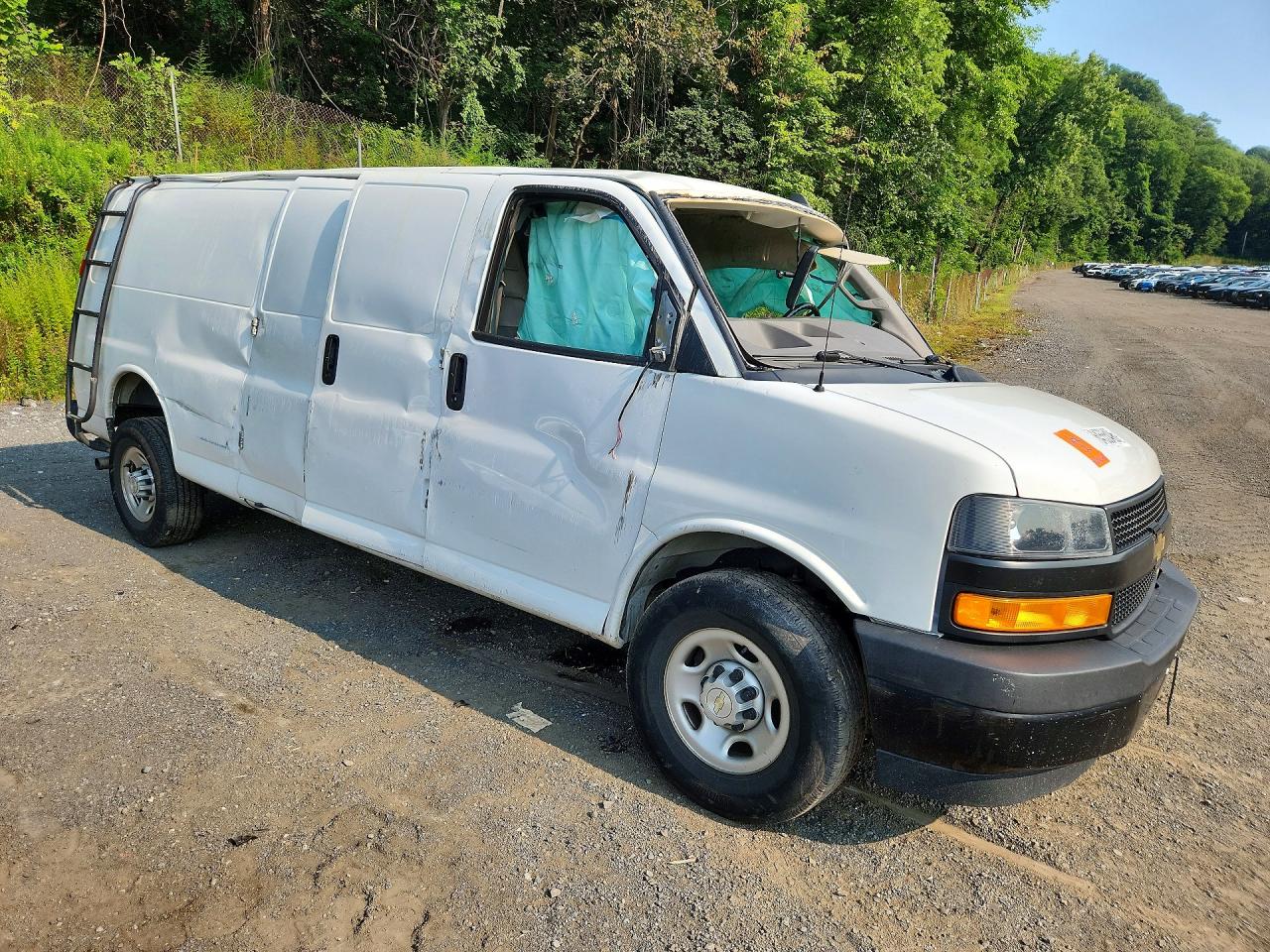2022 CHEVROLET EXPRESS G2500 — снимка 4