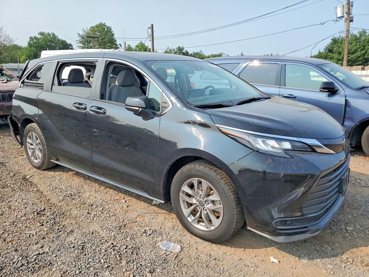 2022 TOYOTA SIENNA LE — снимка 4