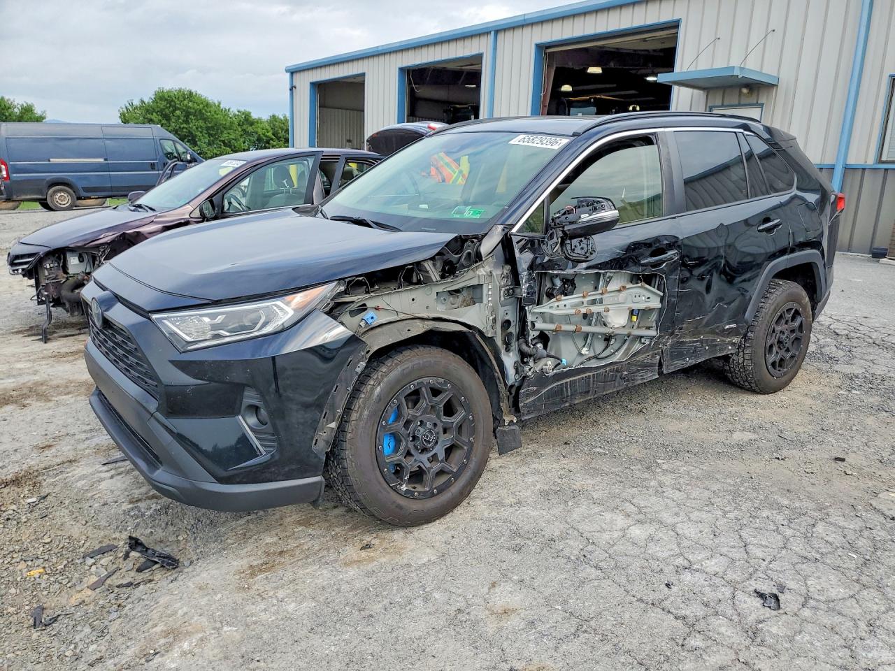 2020 TOYOTA RAV4 HYBRID XLE
