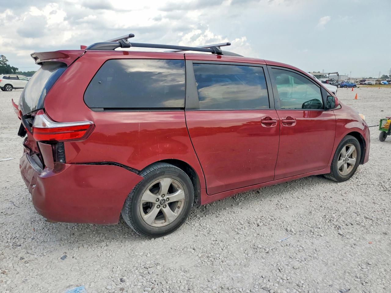 2018 TOYOTA SIENNA LE — снимка 3