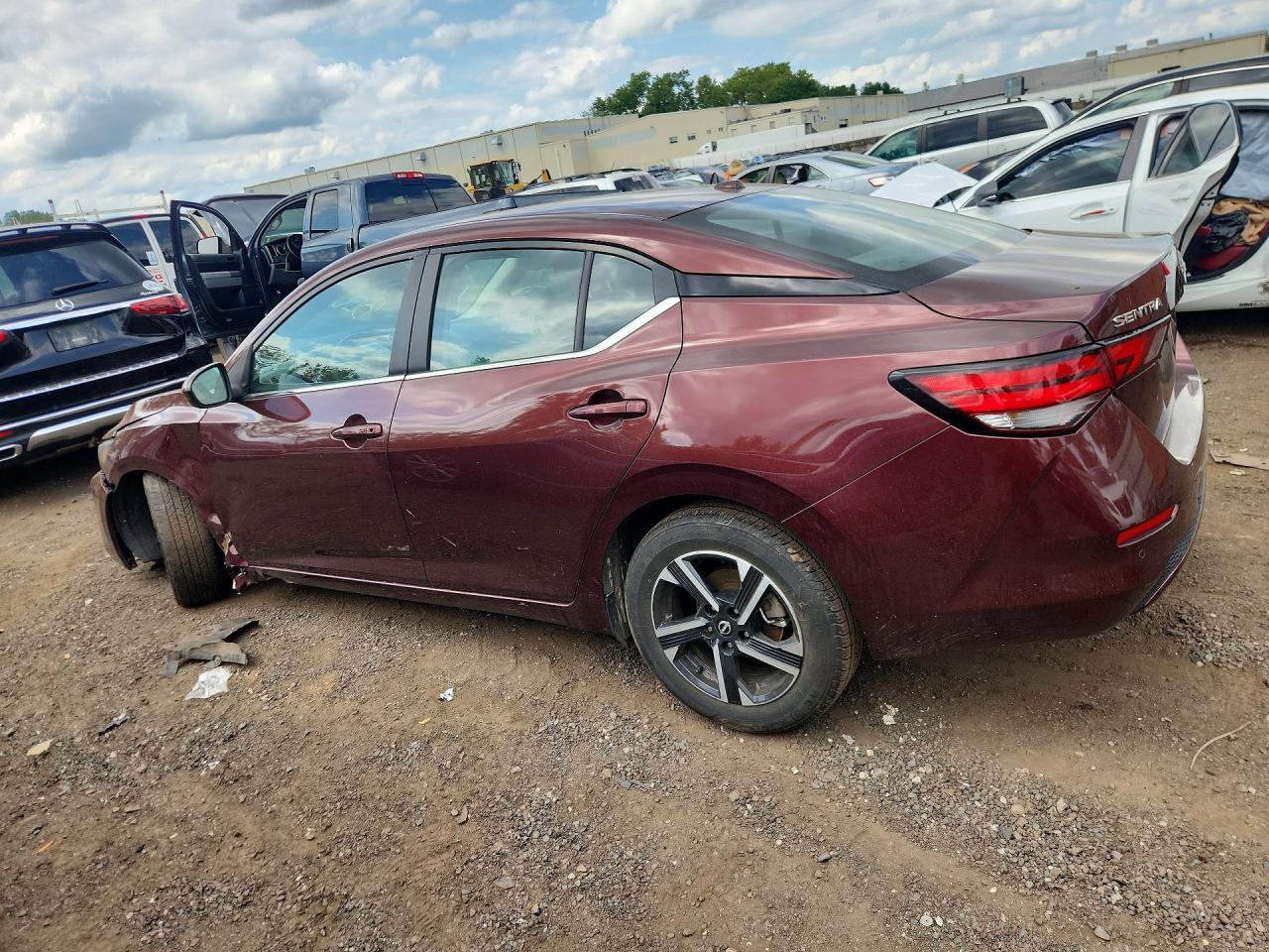 2024 NISSAN SENTRA SV — снимка 2