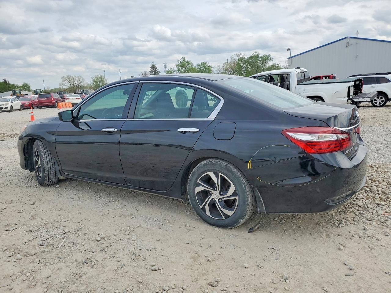 2017 HONDA ACCORD LX — снимка 2