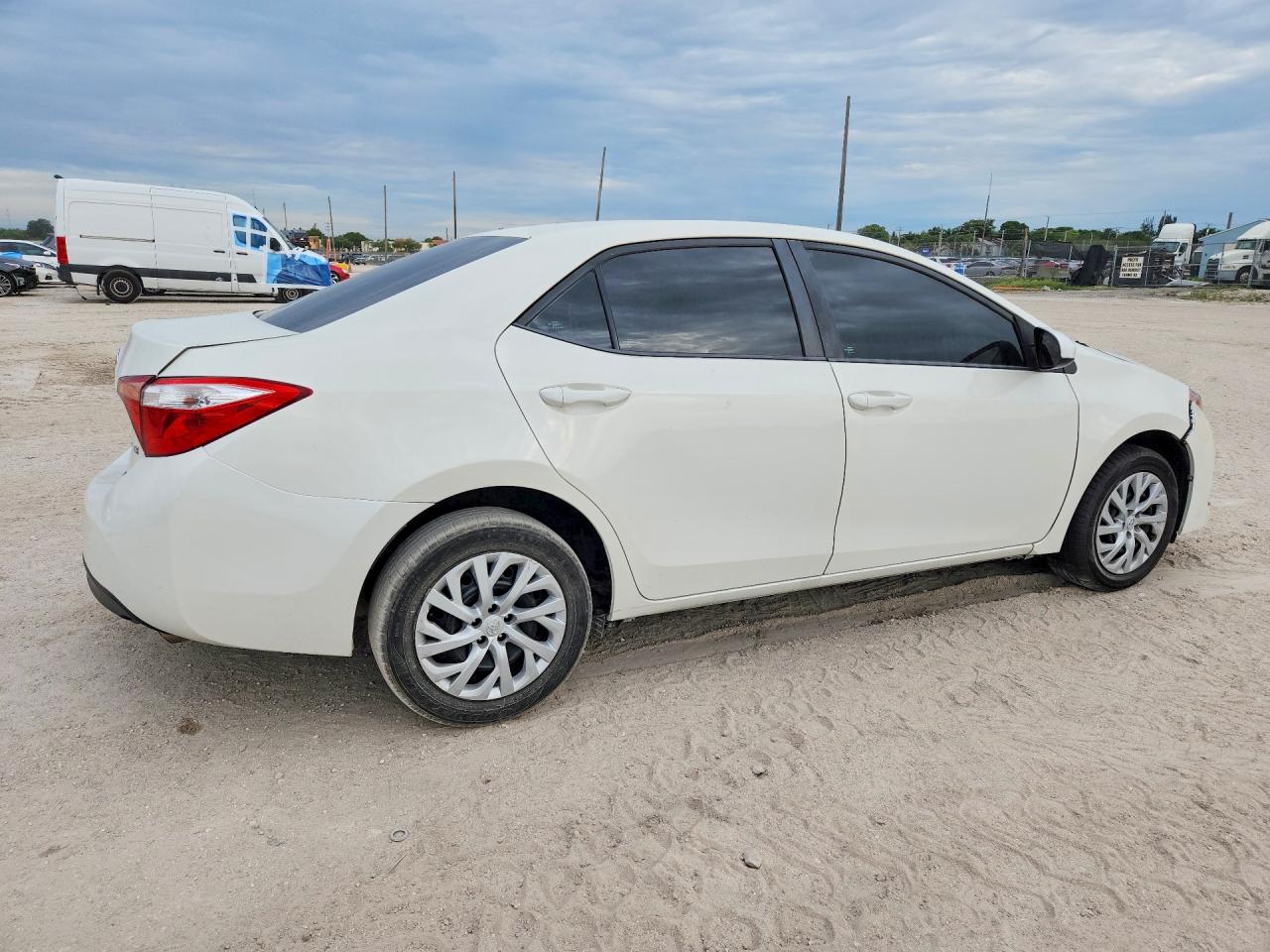 2017 TOYOTA COROLLA LE — снимка 3