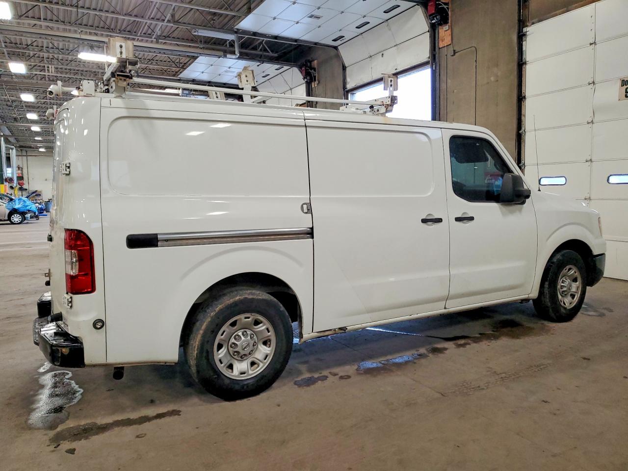 2017 NISSAN NV 1500 SV — снимка 3