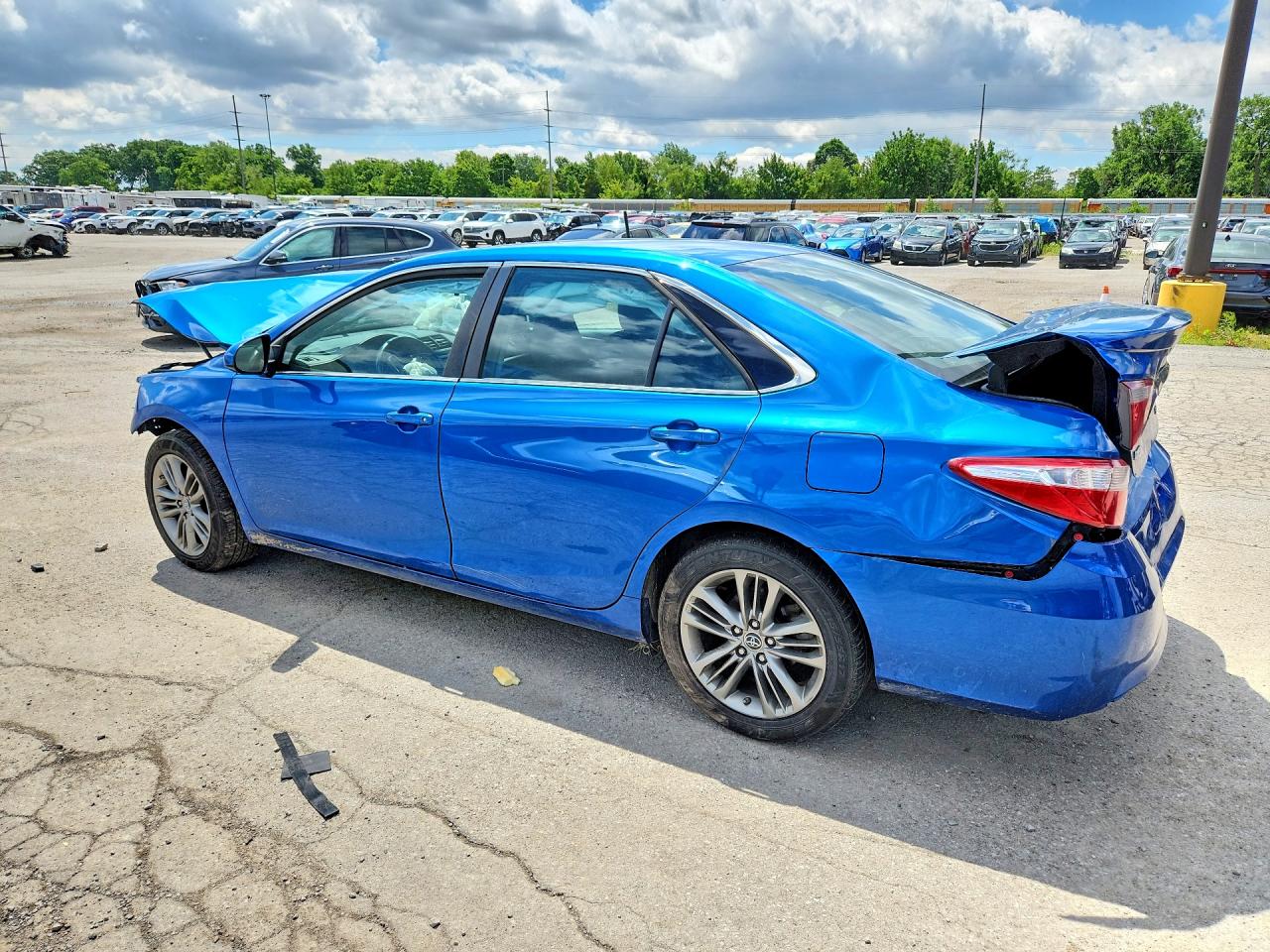 2017 TOYOTA CAMRY SE — снимка 2