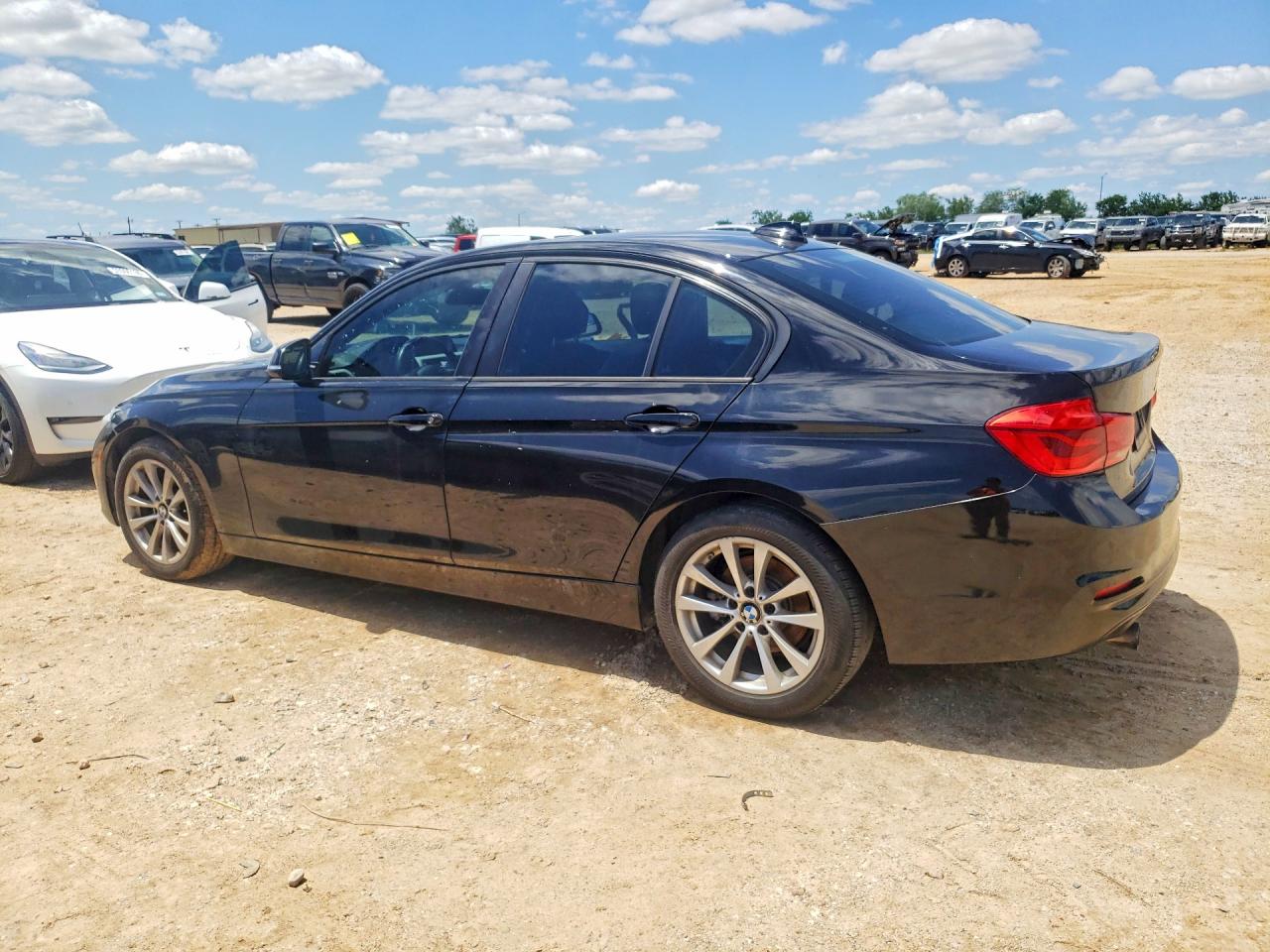 2017 BMW 320 I — снимка 2