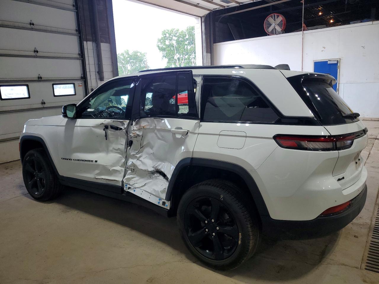 2025 JEEP GRAND CHEROKEE LIMITED — снимка 2