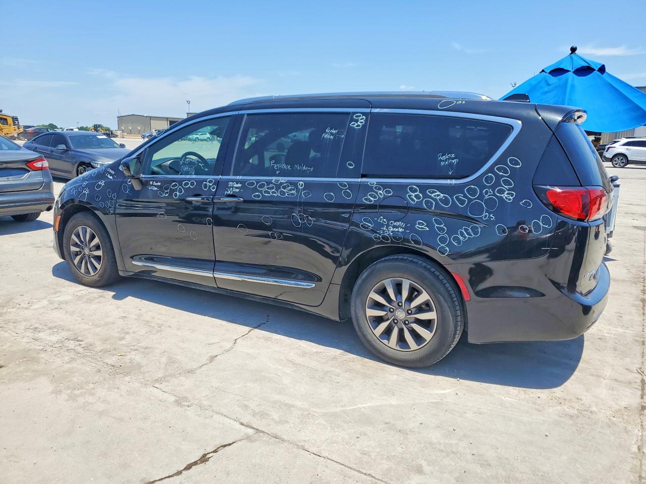 2020 CHRYSLER PACIFICA TOURING L PLUS — снимка 2