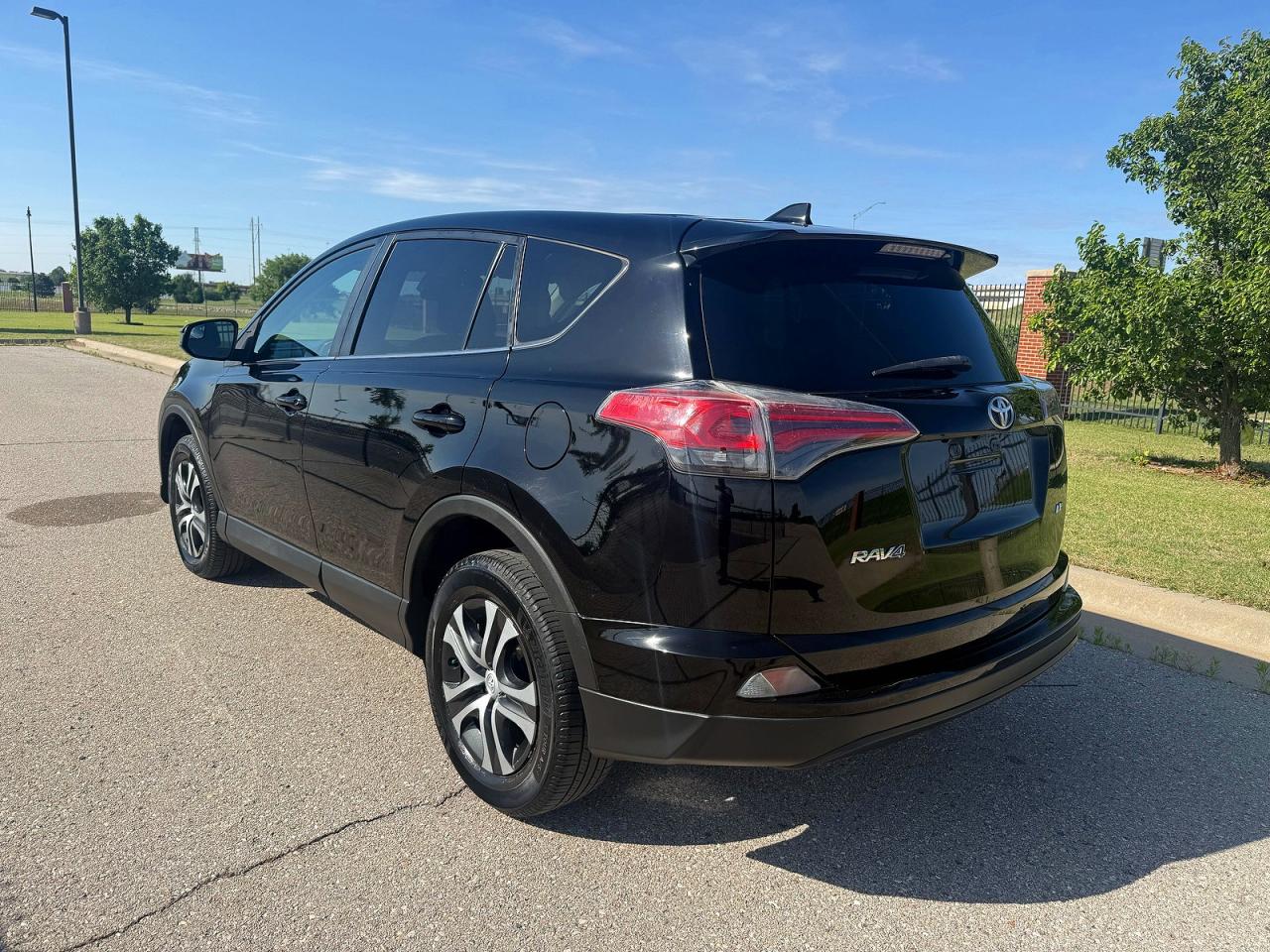 2018 TOYOTA RAV4 LE — снимка 3