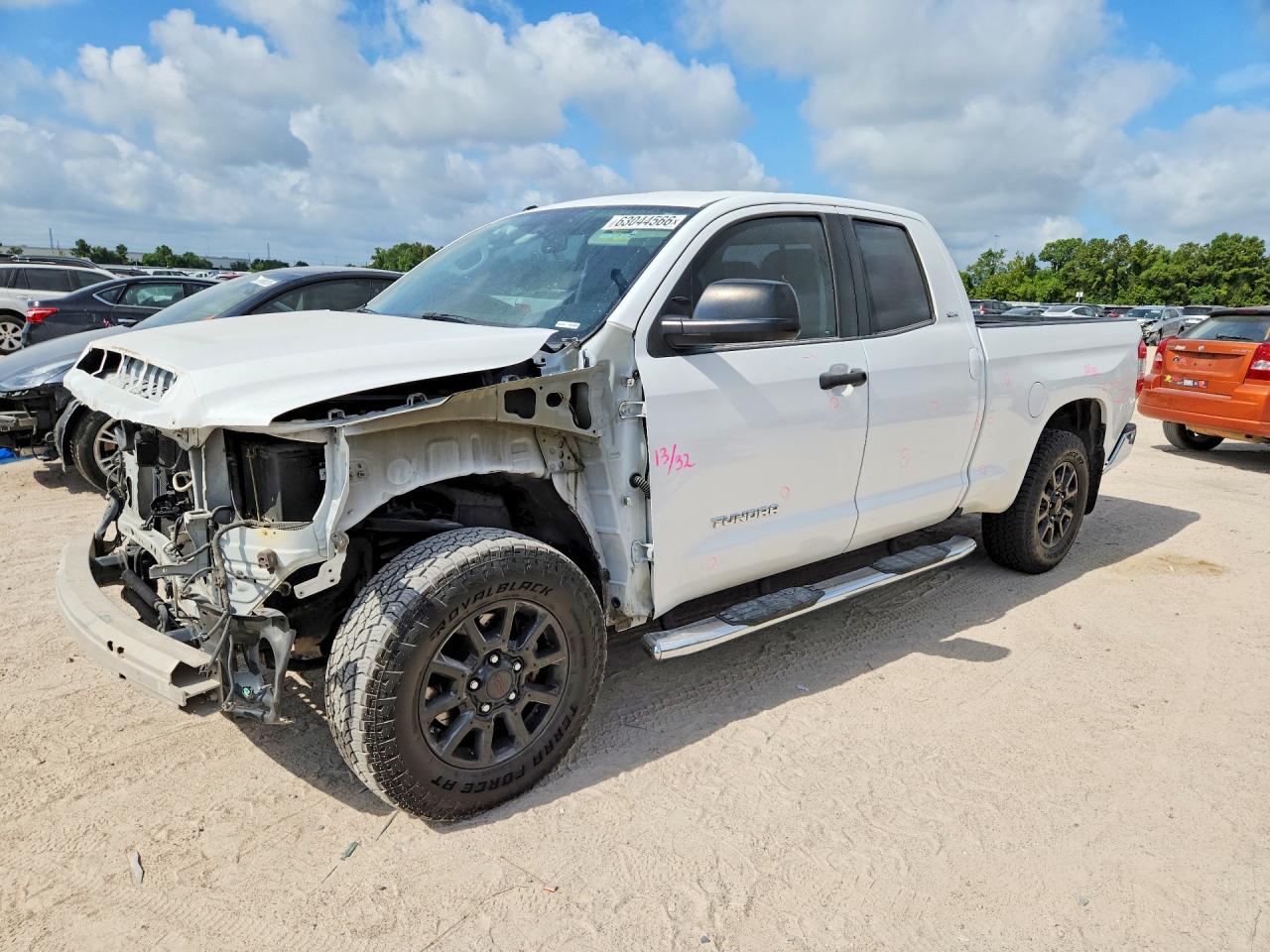 2017 TOYOTA TUNDRA SR5