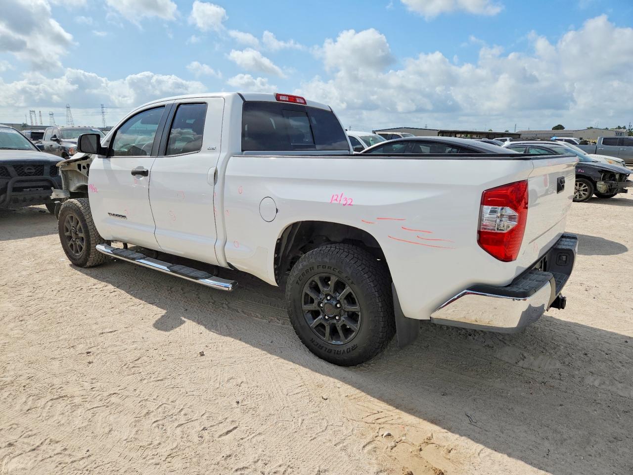 2017 TOYOTA TUNDRA SR5 — снимка 2