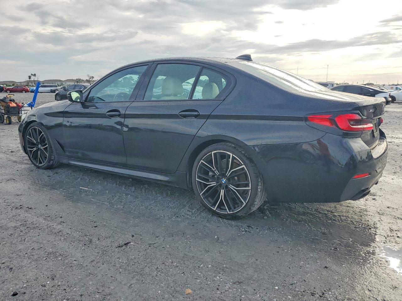 2021 BMW 530 XI — снимка 2