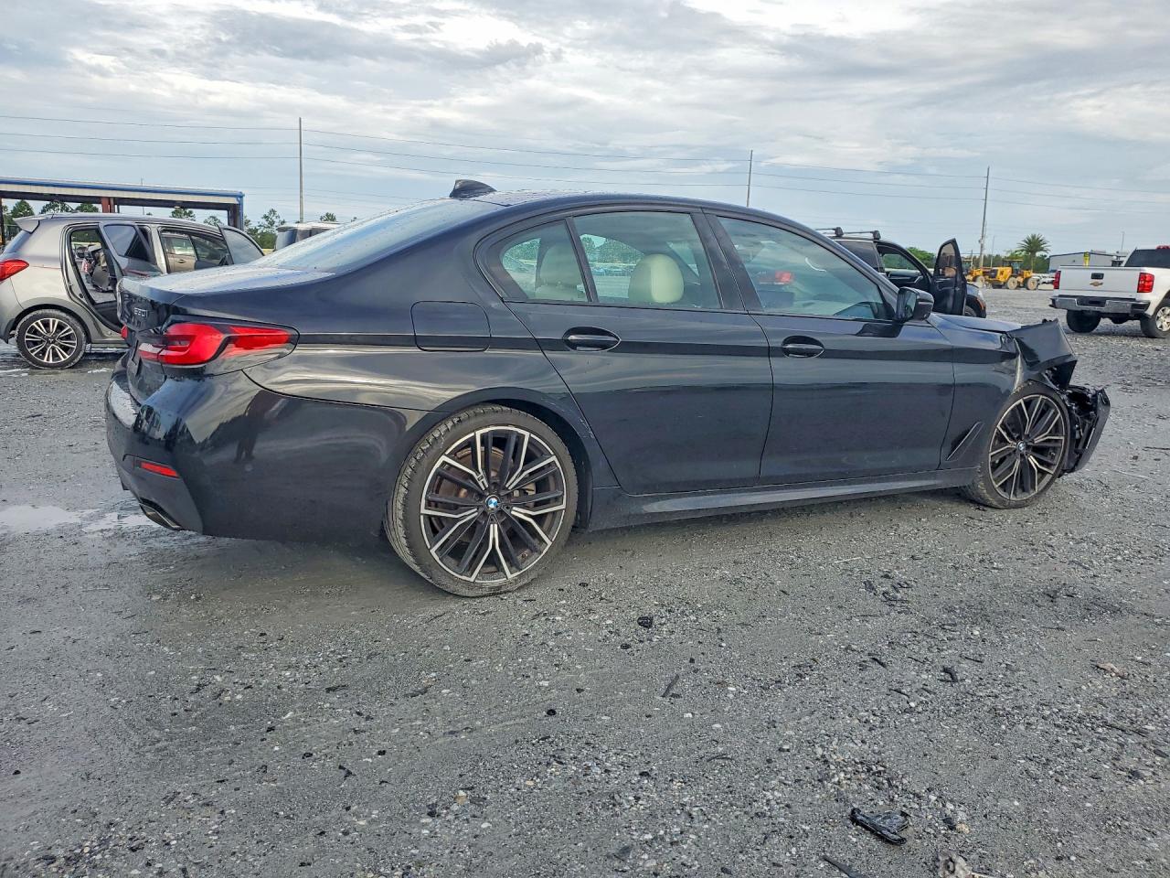 2021 BMW 530 XI — снимка 3