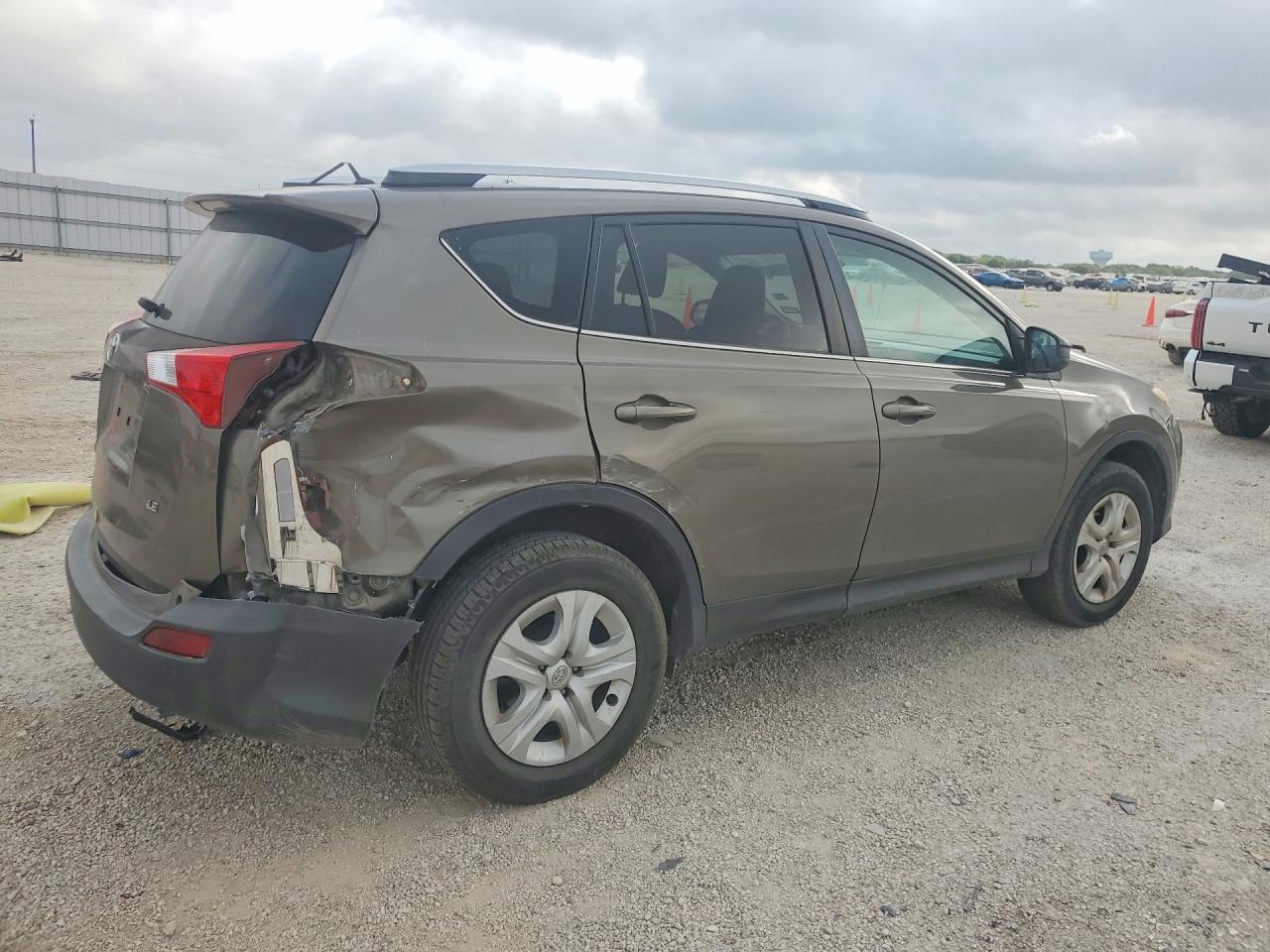 2015 TOYOTA RAV4 LE — снимка 3