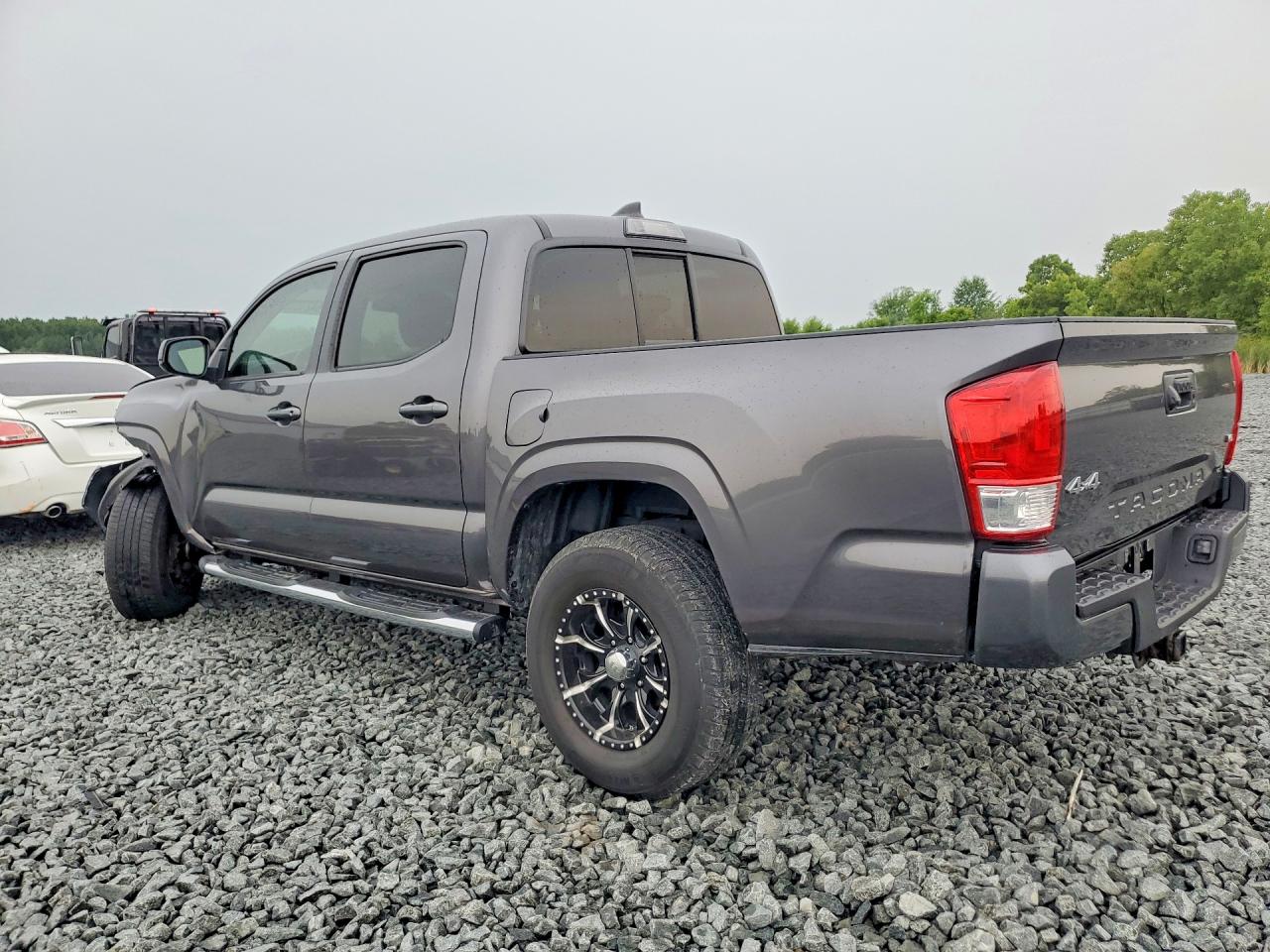 2017 TOYOTA TACOMA SR V6 — снимка 2