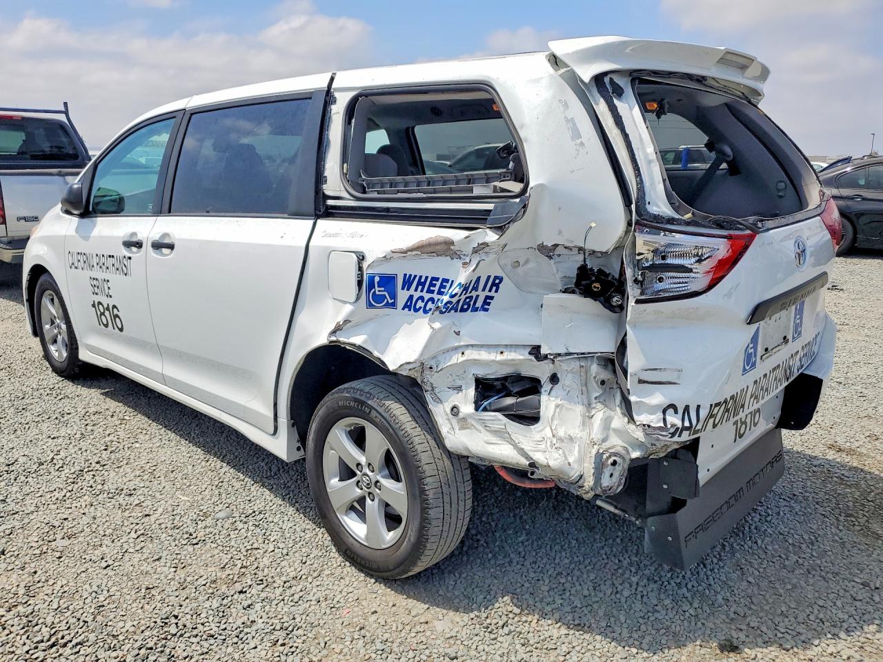 2020 TOYOTA SIENNA L — снимка 2