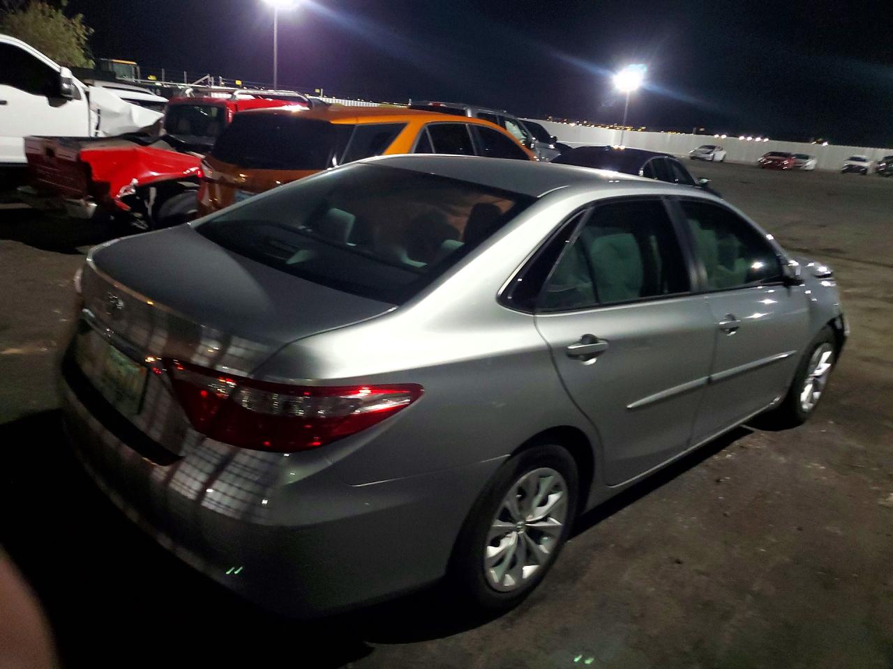2015 TOYOTA CAMRY LE — снимка 3