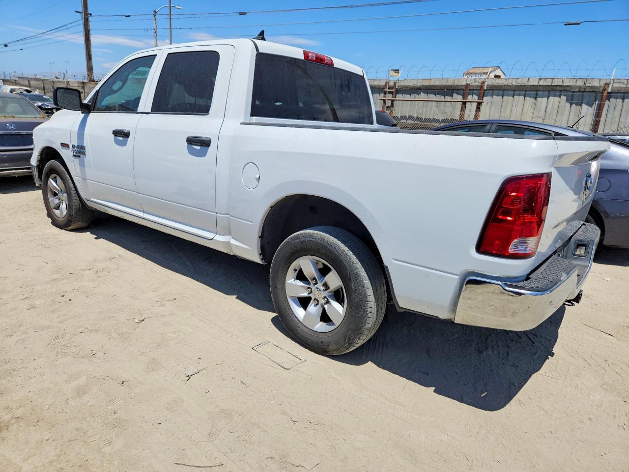 2019 RAM 1500 CLASSIC TRADESMAN — снимка 2