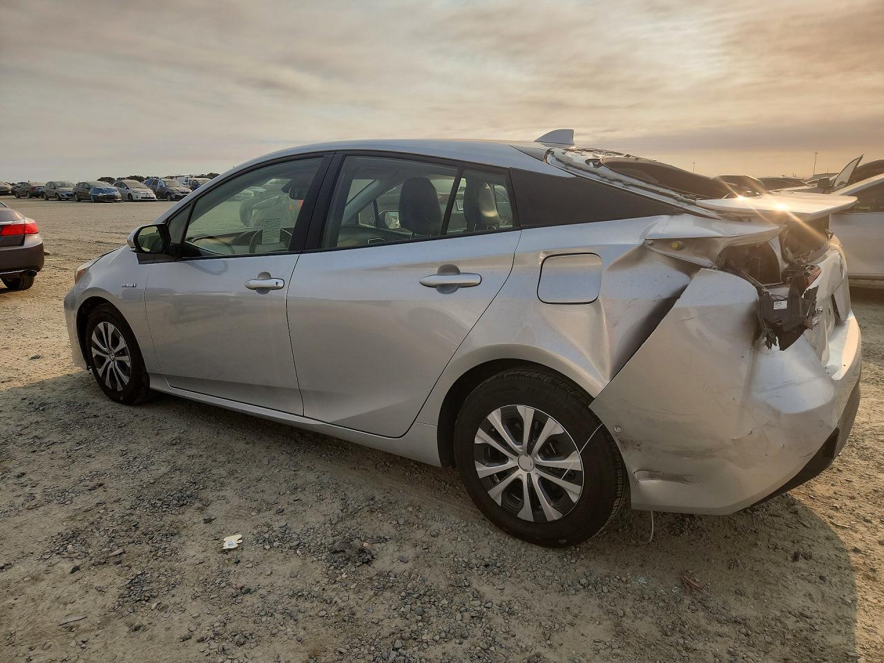 2021 TOYOTA PRIUS XLE AWD-E — снимка 2