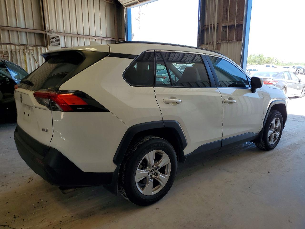 2020 TOYOTA RAV4 XLE — снимка 3