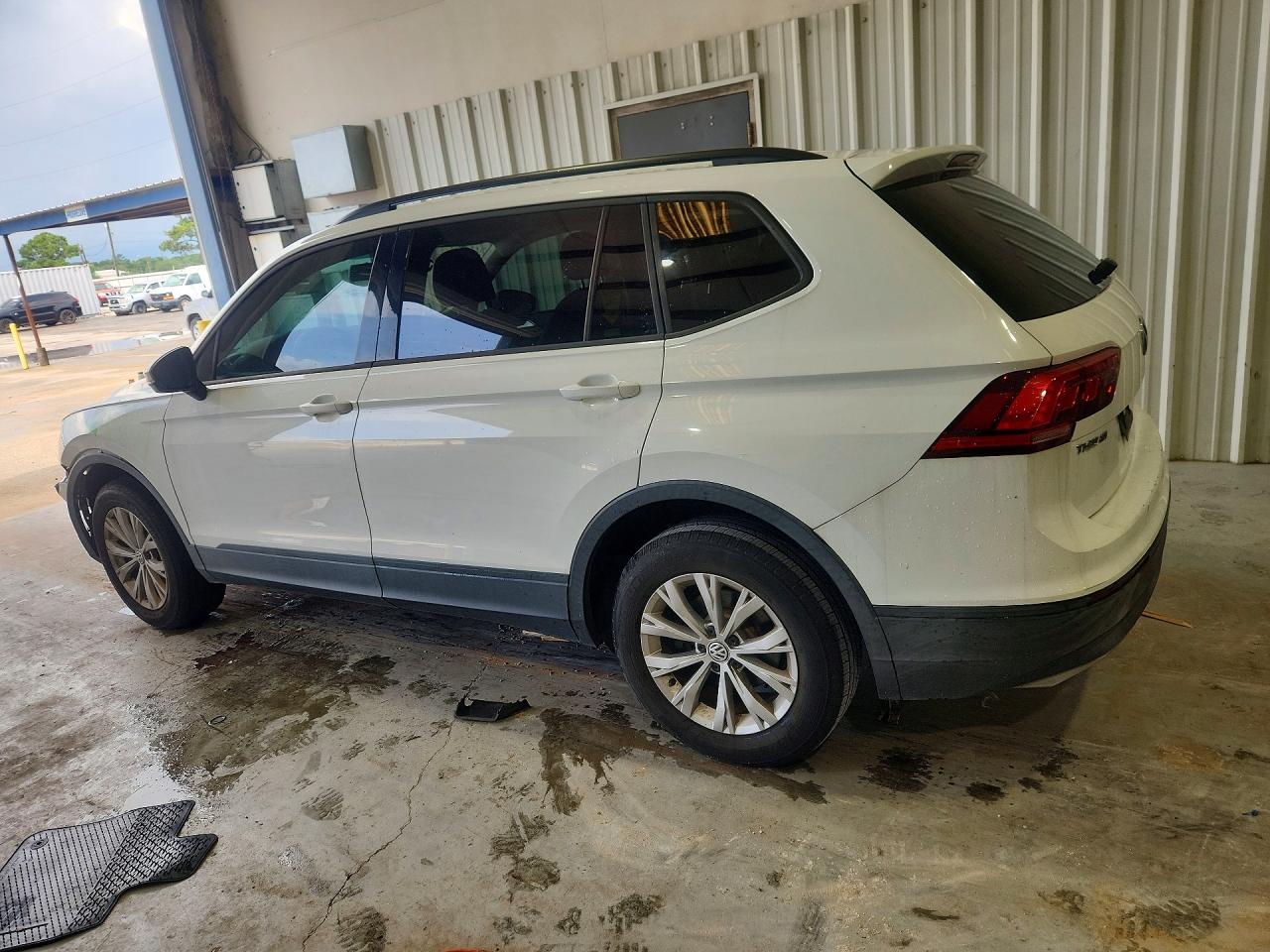 2018 VOLKSWAGEN TIGUAN S — снимка 2