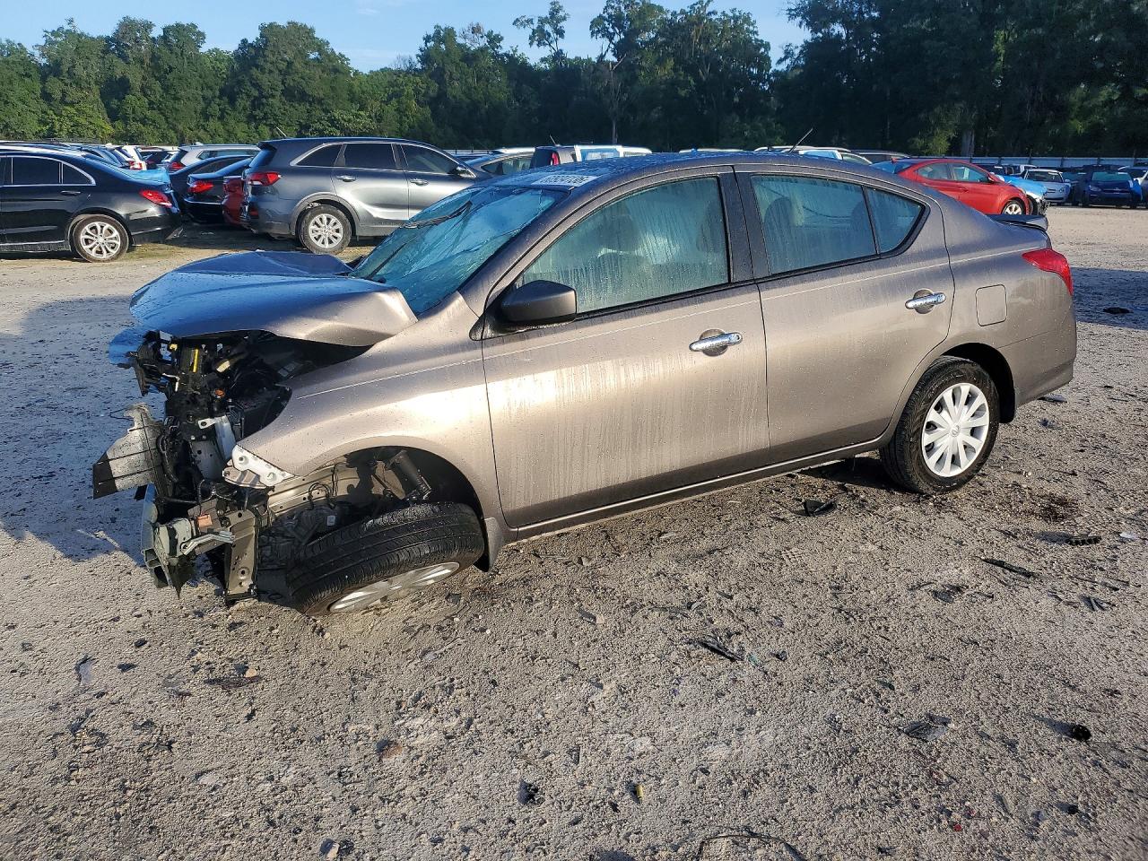 2015 NISSAN VERSA 1.6 SV