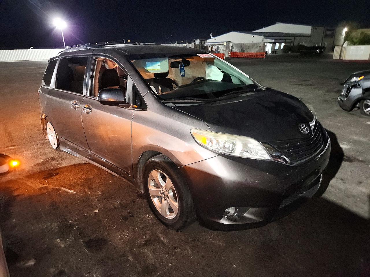 2017 TOYOTA SIENNA LE MOBILITY — снимка 4