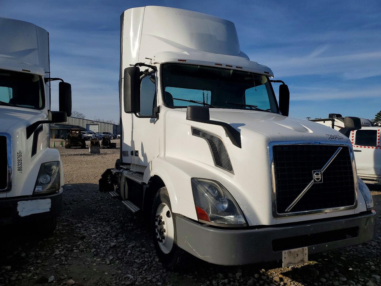 2017 VOLVO VN VNL
