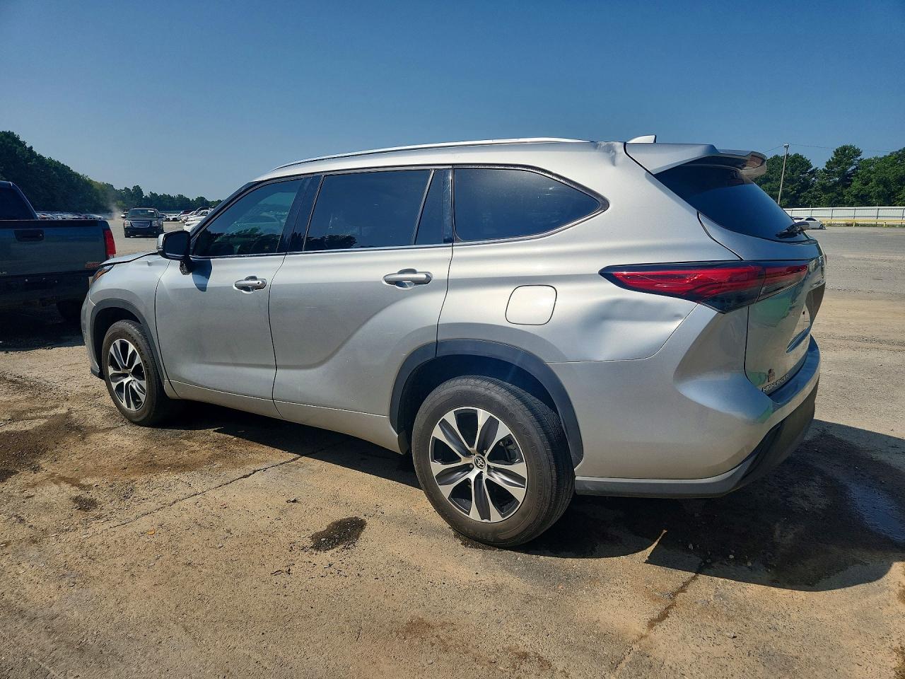 2020 TOYOTA HIGHLANDER XLE — снимка 2