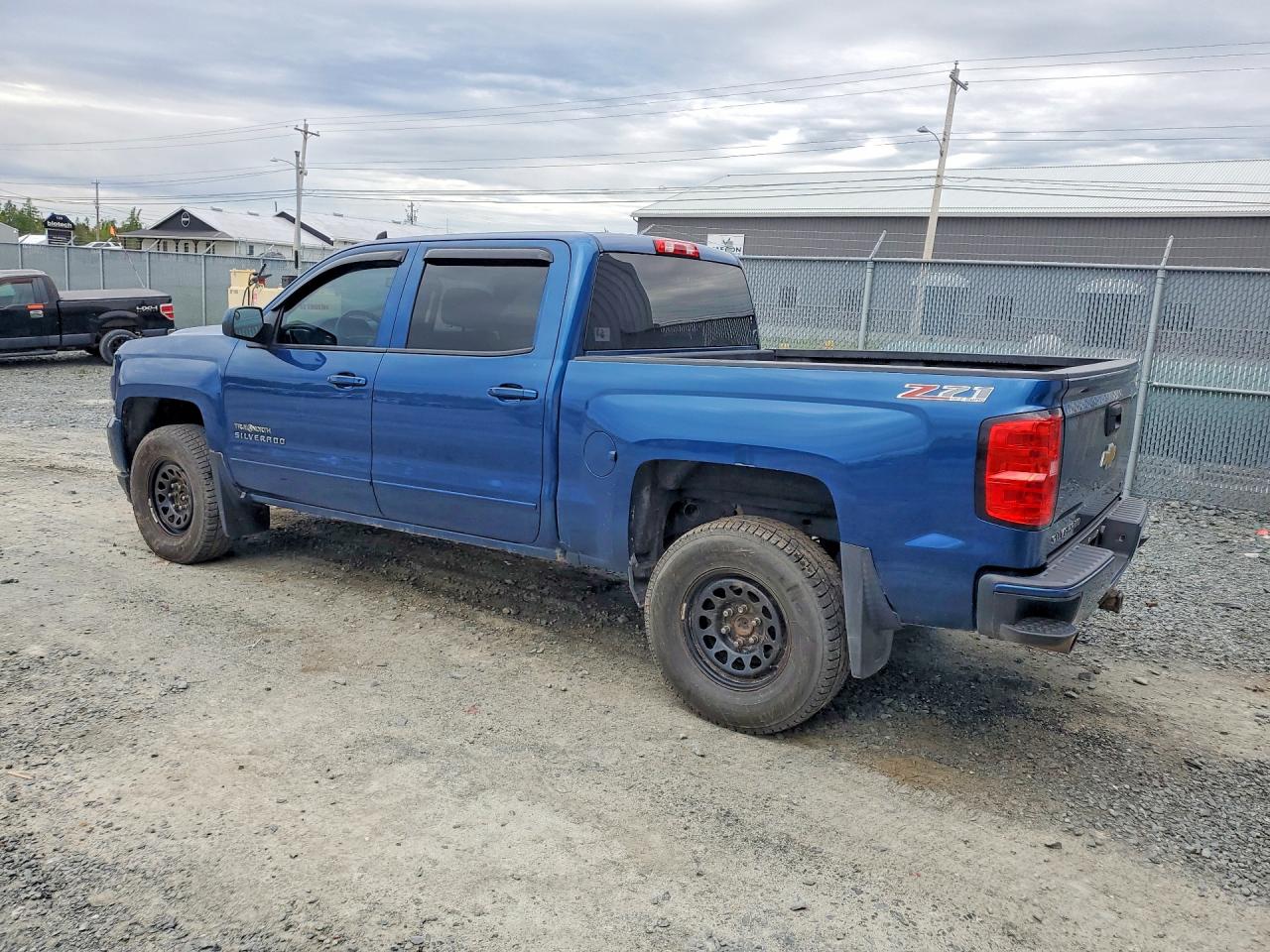 2017 CHEVROLET SILVERADO K1500 LT — снимка 2