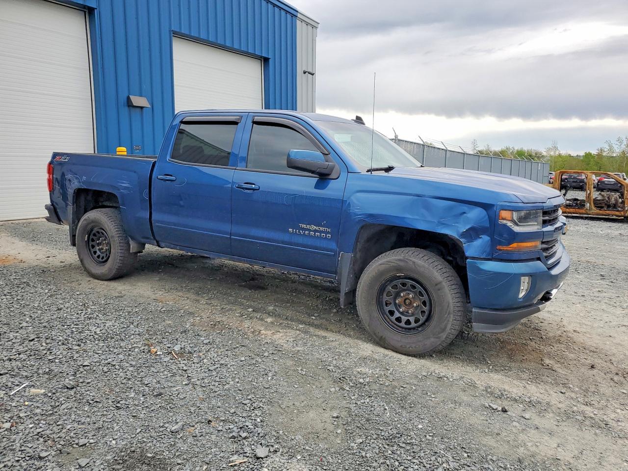 2017 CHEVROLET SILVERADO K1500 LT — снимка 4