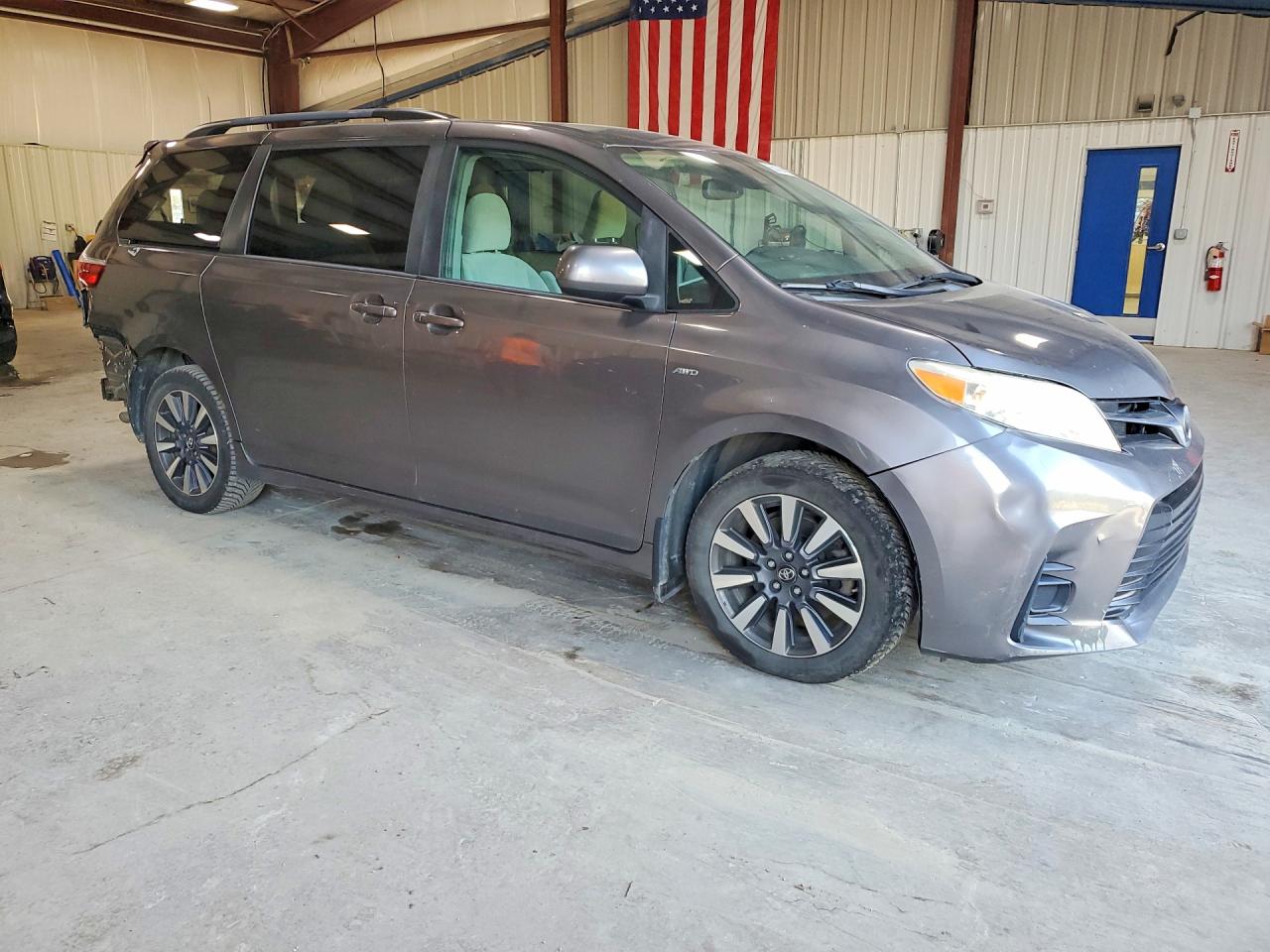 2019 TOYOTA SIENNA LE — снимка 4