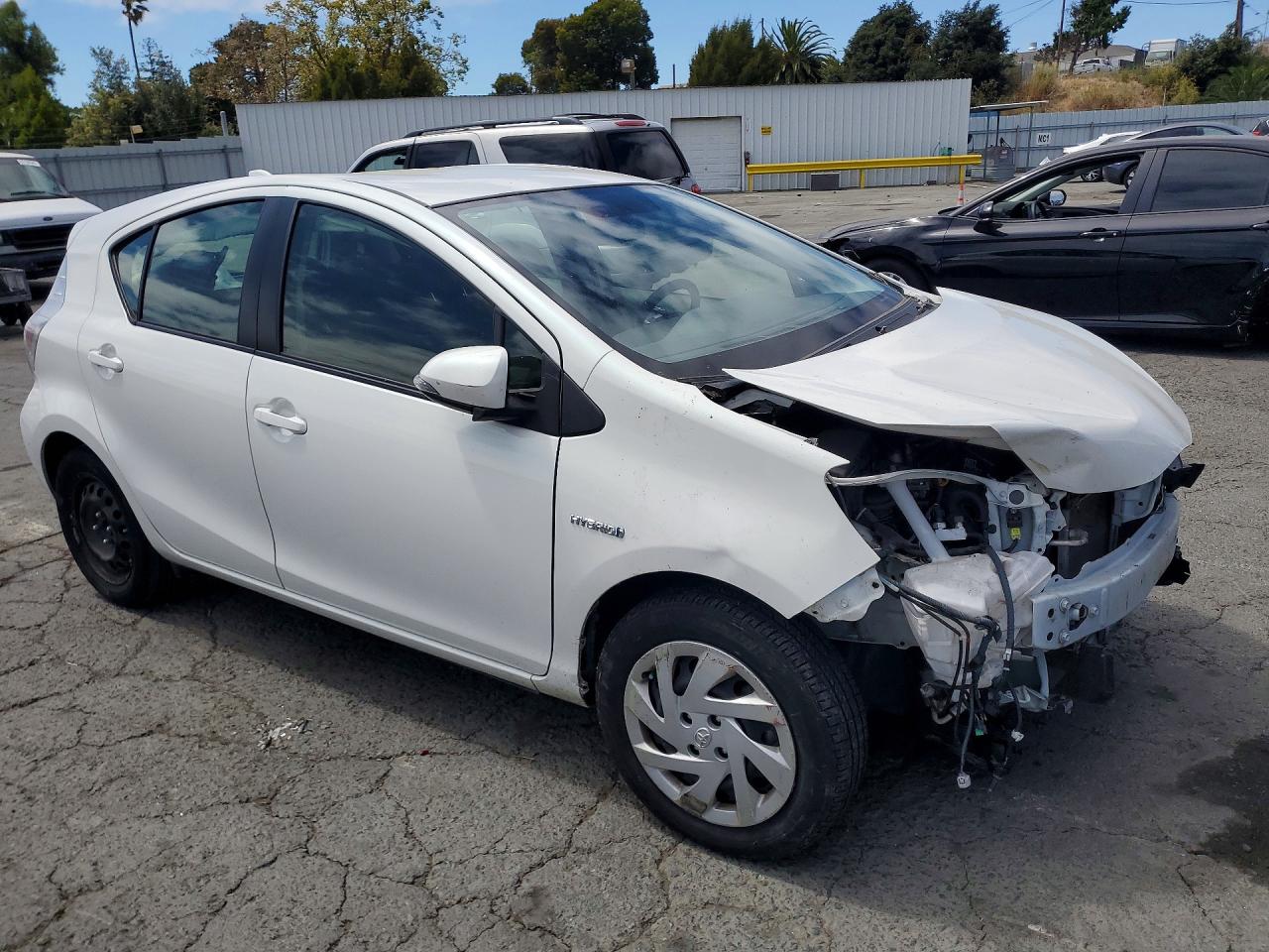 2015 TOYOTA PRIUS C TWO — снимка 4
