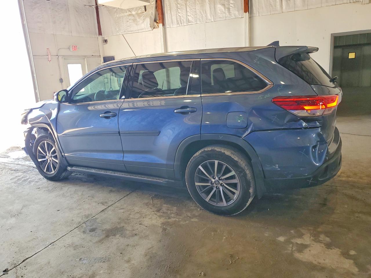 2019 TOYOTA HIGHLANDER XLE — снимка 2
