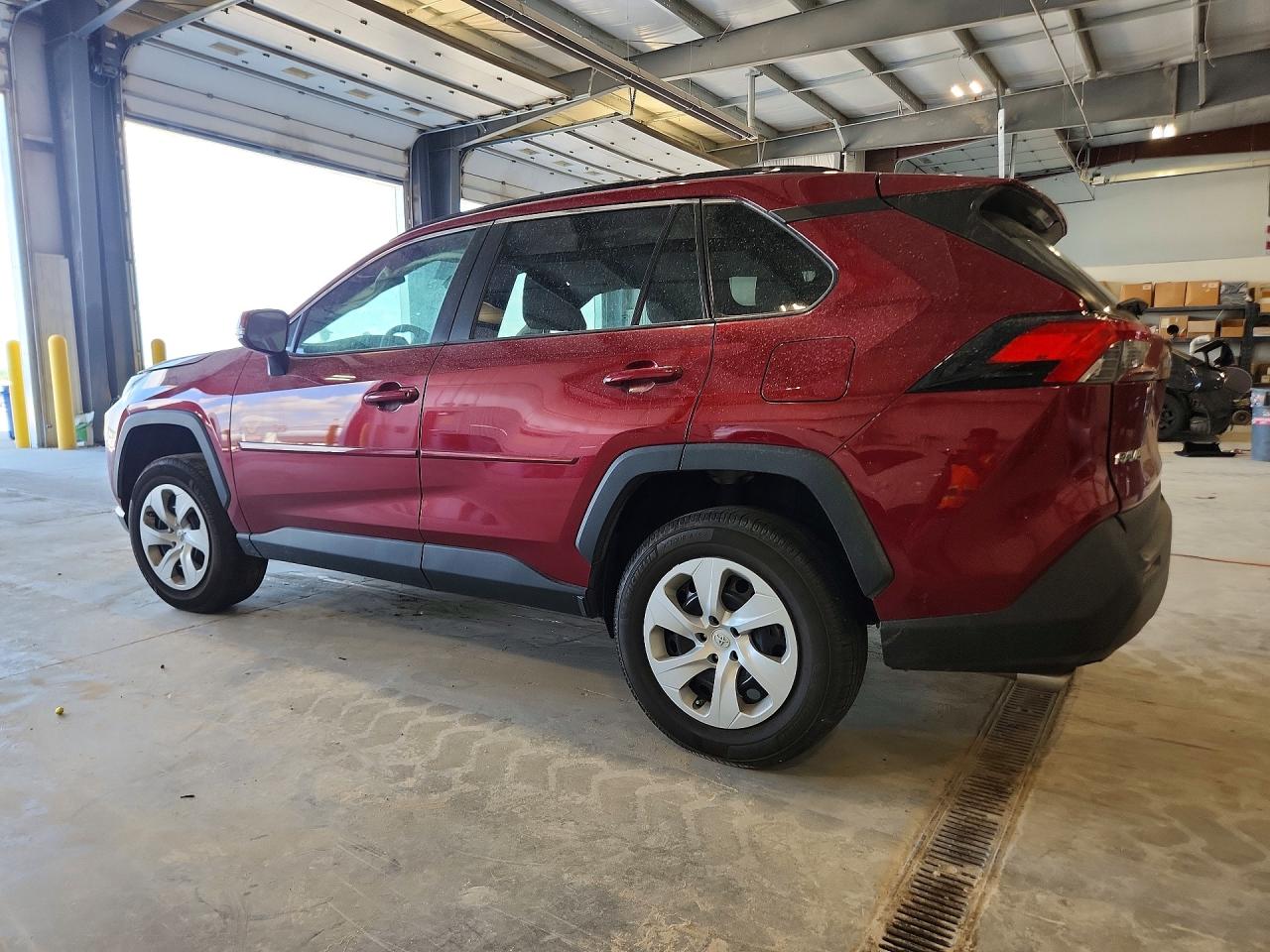 2021 TOYOTA RAV4 LE — снимка 2