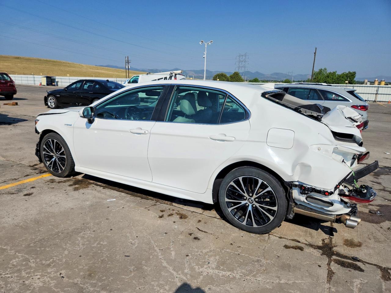 2020 TOYOTA CAMRY SE — снимка 2