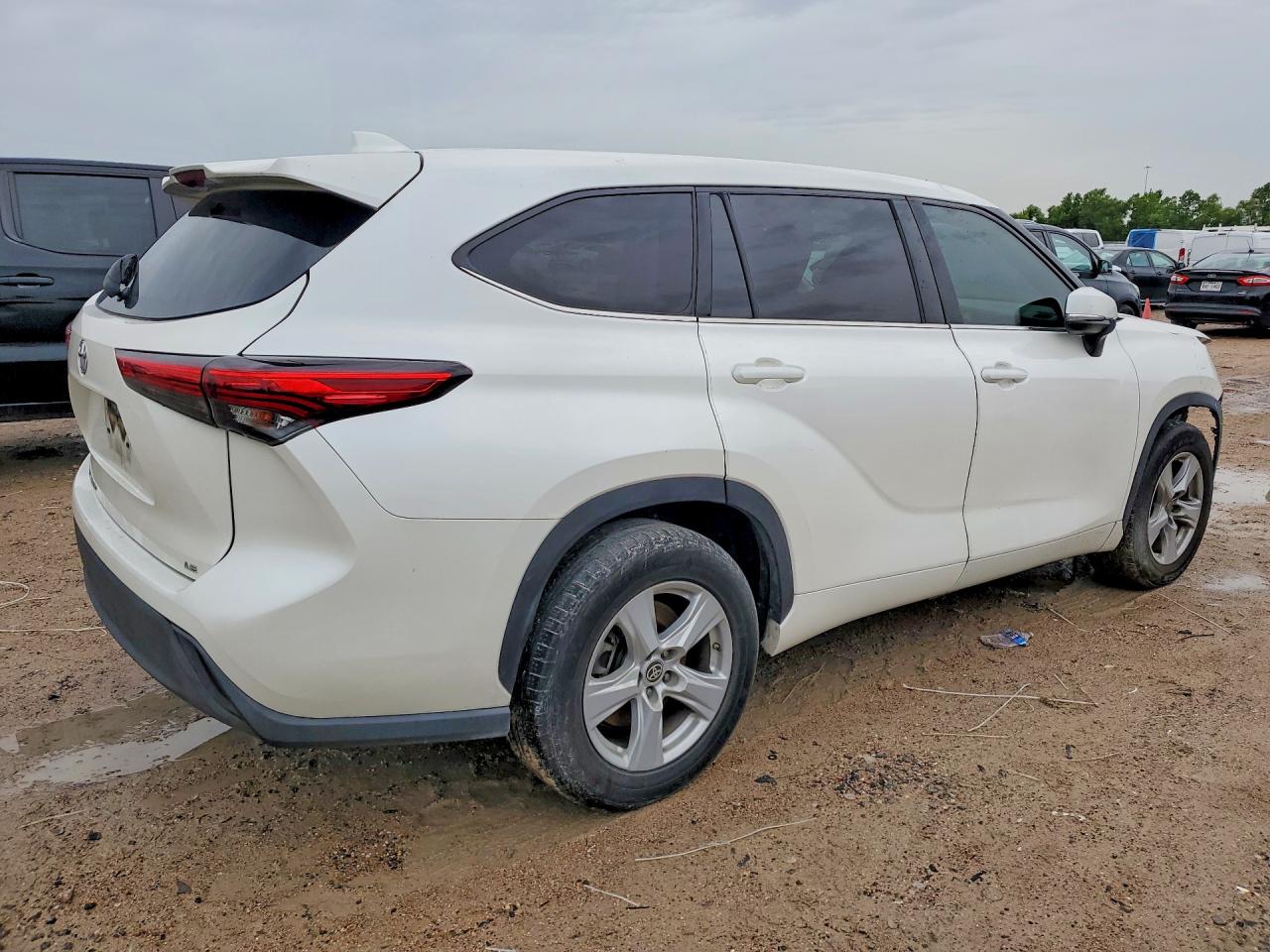 2020 TOYOTA HIGHLANDER LE — снимка 3