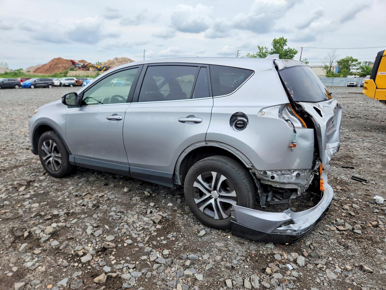 2018 TOYOTA RAV4 LE — снимка 2