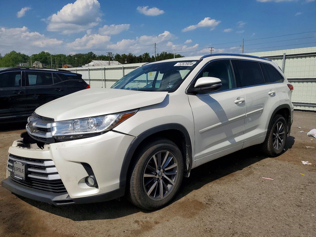 2017 TOYOTA HIGHLANDER XLE