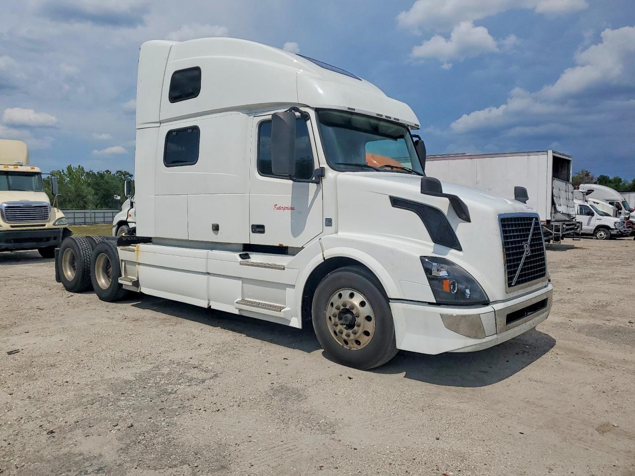 2017 VOLVO VN VNL