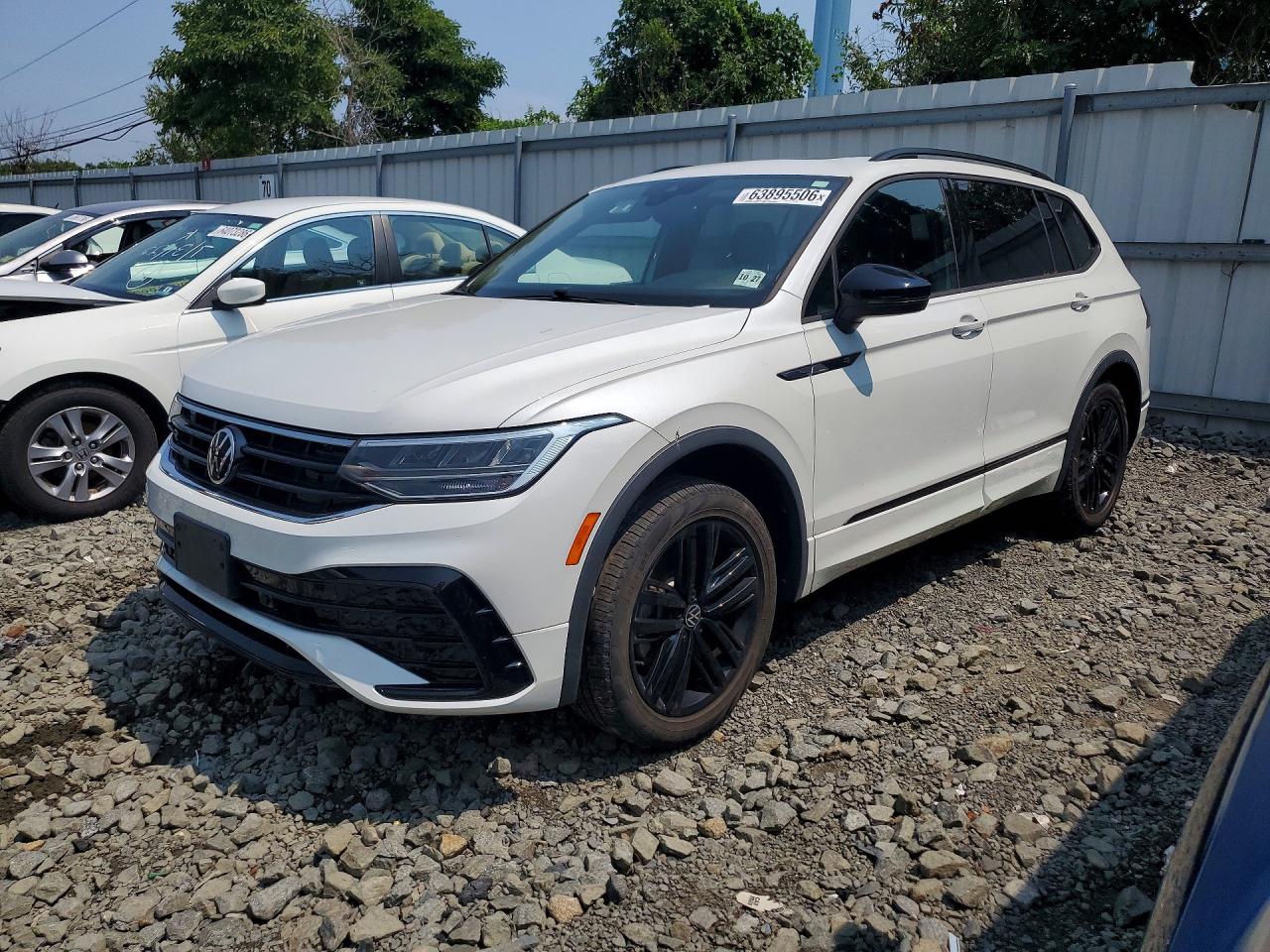 2022 VOLKSWAGEN TIGUAN SE R-LINE BLACK