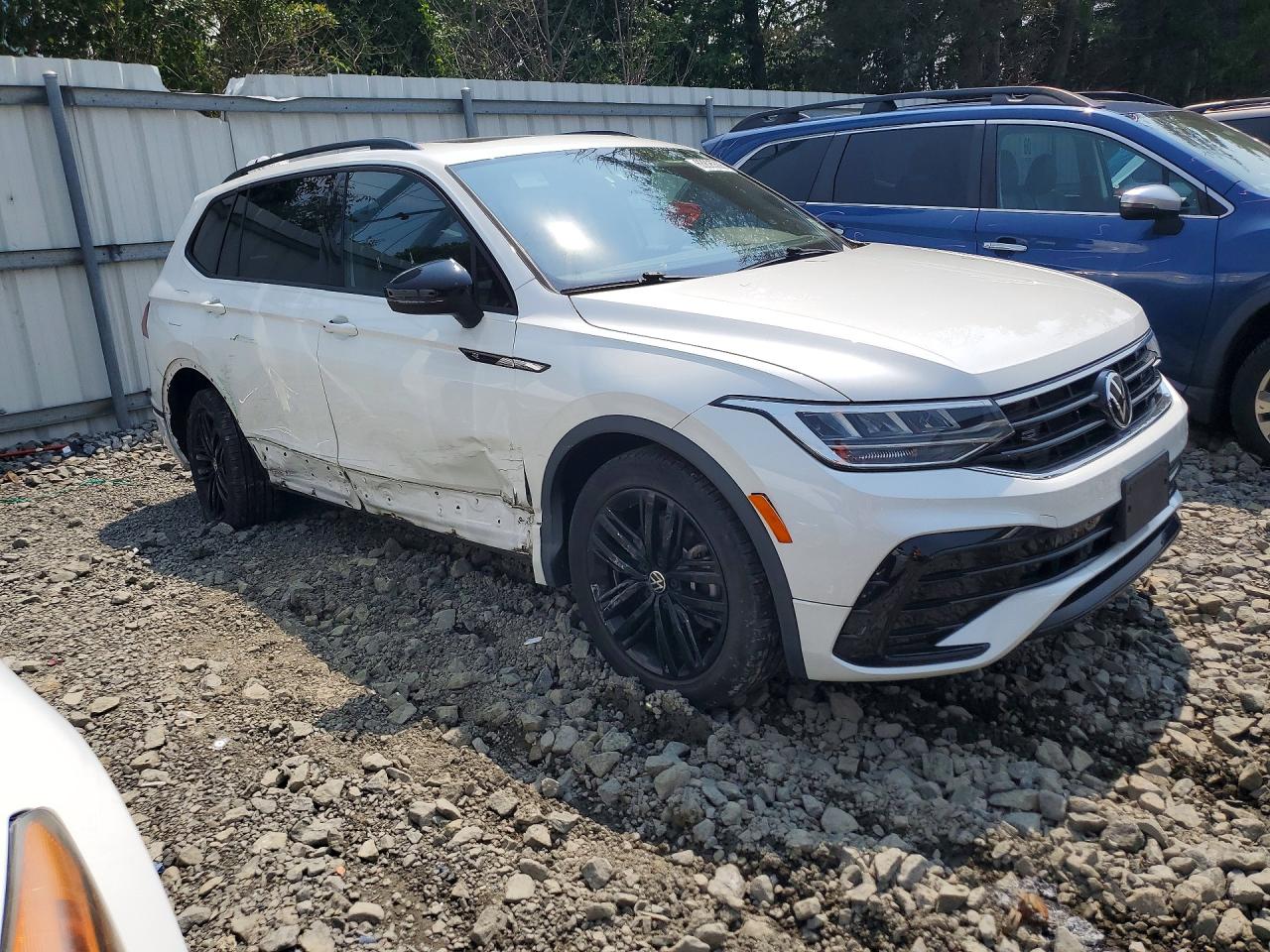 2022 VOLKSWAGEN TIGUAN SE R-LINE BLACK — снимка 4