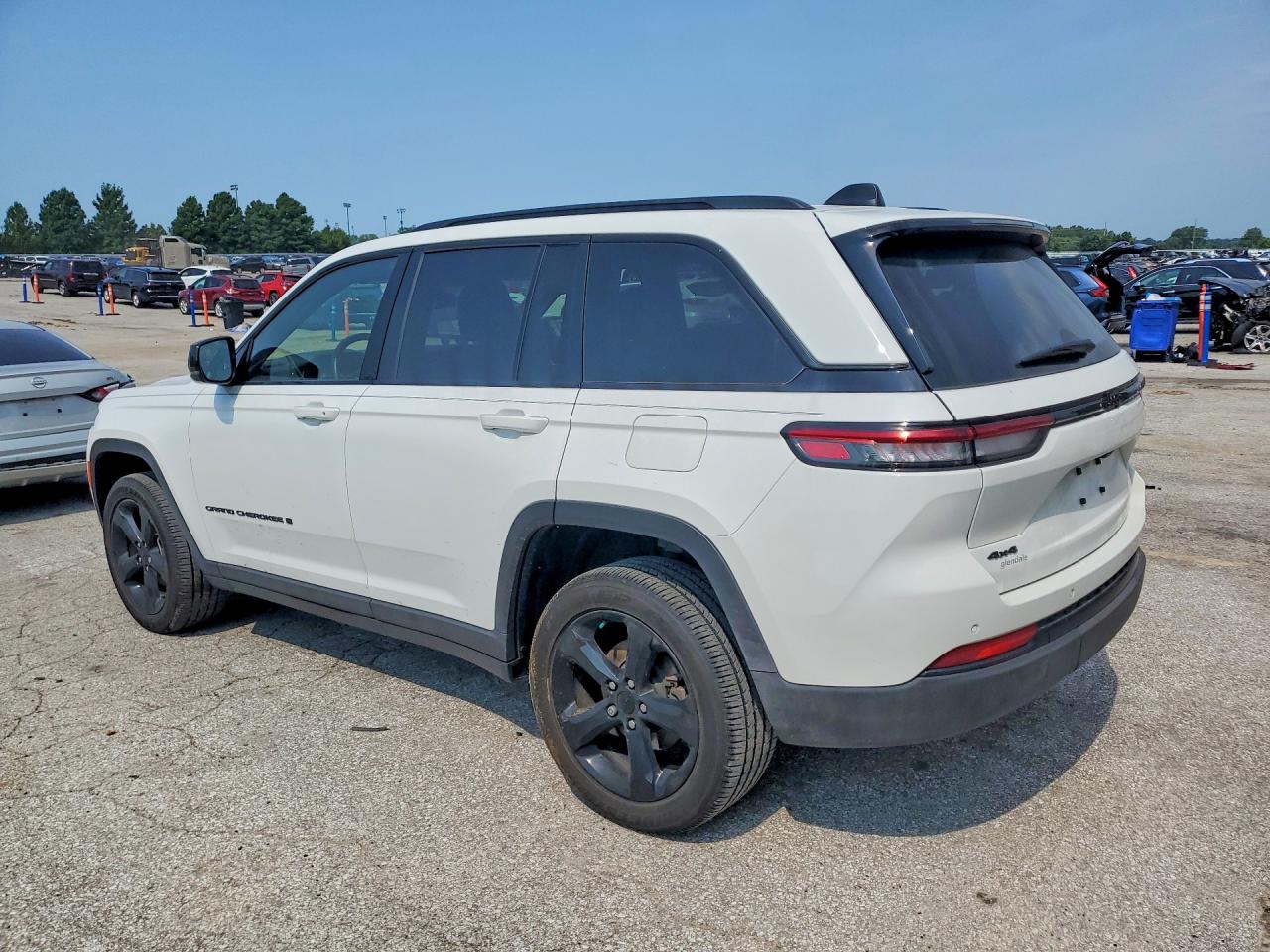 2022 JEEP GRAND CHEROKEE LAREDO — снимка 2