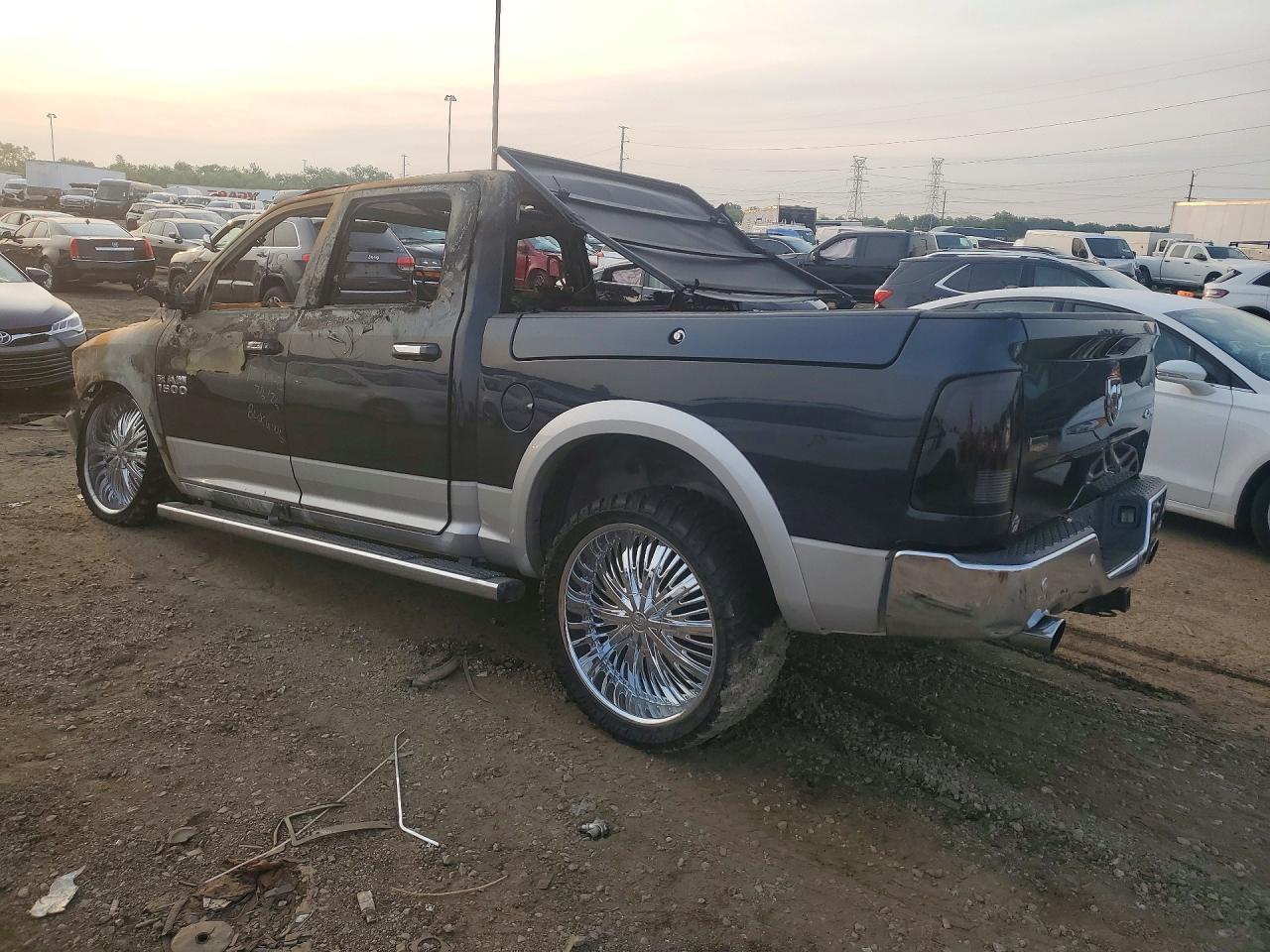 2015 RAM 1500 LARAMIE — снимка 2